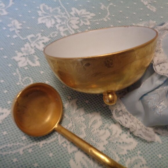 VINTAGE PORCELAIN GILT SMALL BOWL W FEET AND LADEL